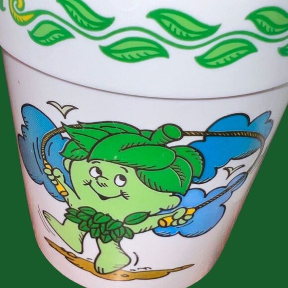 2 Vintage Green Giant "Little Sprout" Plastic Cups - Picture 5 of 5